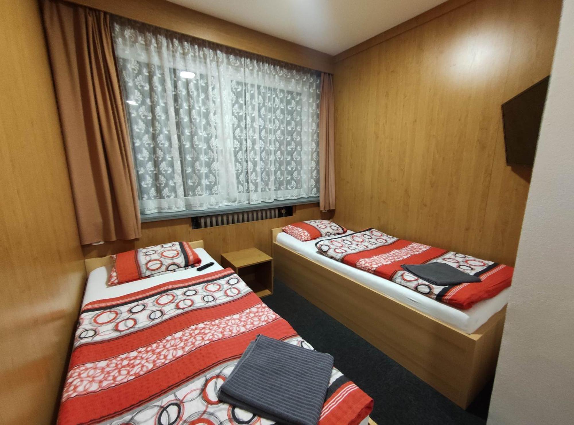 Hotel Zimni Stadion Slaný Kamer foto